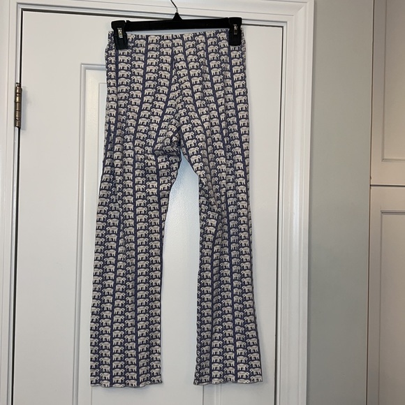 Roller Rabbit 2-piece Hathi Pajamas - Picture 8 of 8